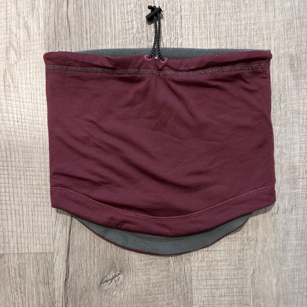 Woman’s all in motion maroon fleece lined neck warmer